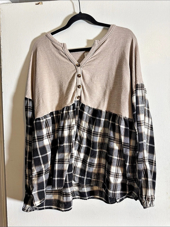 Grace & Emma Tops - Grace & Emma Plaid Button Front Blouse in Gray & Black Size 2X